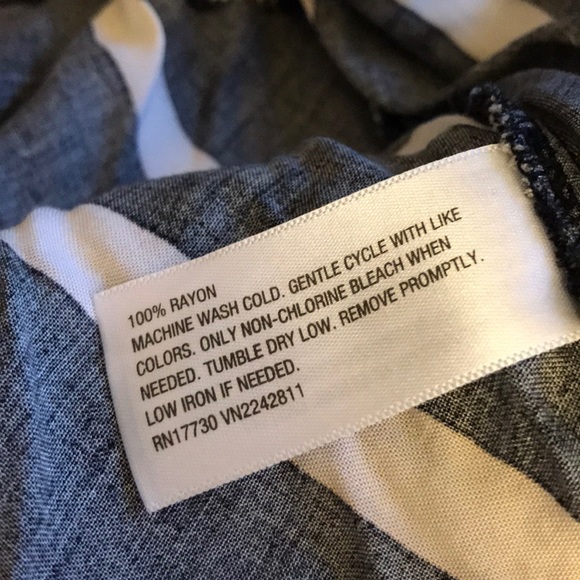 Xhilaration High Low Zip-Up Back Peplum Tank - Picture 6 of 6